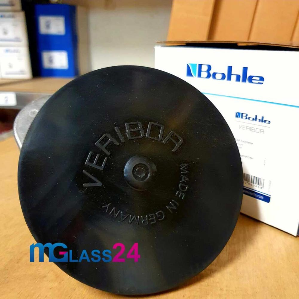 Używanie przyssawek do wymiany szyby