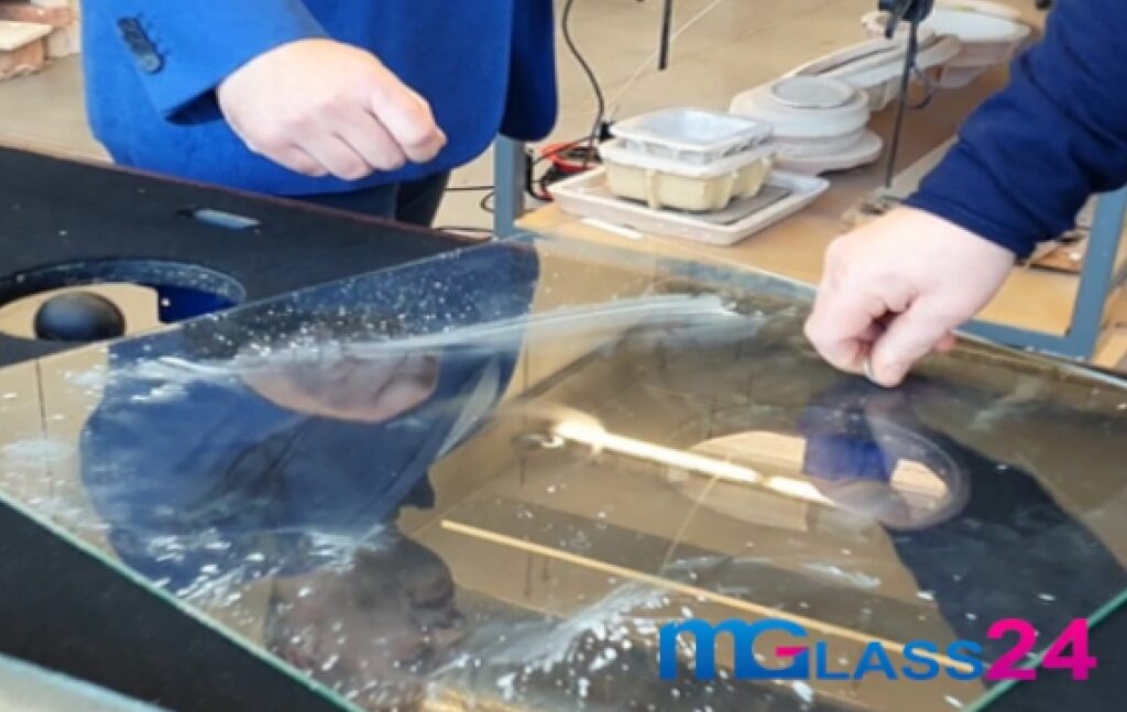 usuwanie głębokich rys ze szkła