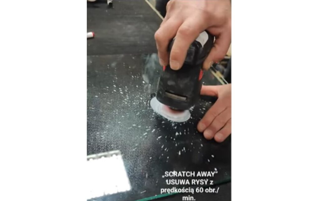 usuwanie rys narzędziem scratch away